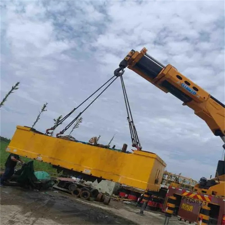 铁山港吊车吊集装箱需要多少钱